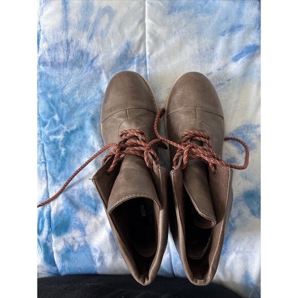 BDG Boots Women’s Size 9 Brown Worn Once - Picture 2 of 4